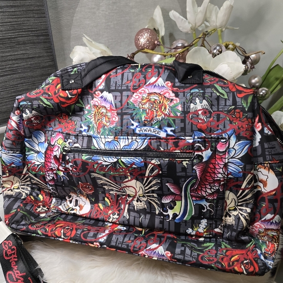 Ed Hardy Tattoo Skull Heart Print Duffel Bag Rhinestone Patch  Carry On New - Picture 7 of 8